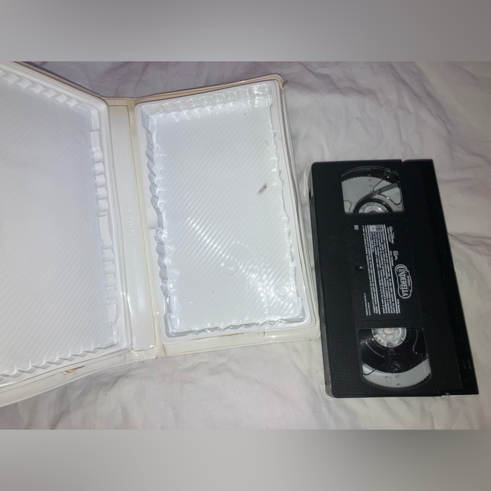 Cinderella VHS Tape - Picture 11 of 15